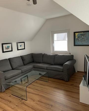 Zentrales Dachgeschossapartment In Leichligen 莱希林根 外观 照片