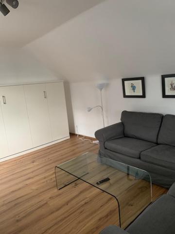 Zentrales Dachgeschossapartment In Leichligen 莱希林根 外观 照片